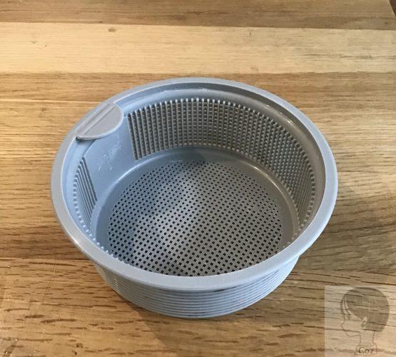 タカラスタンダードのキッチンに初めからついていた排水口のかご