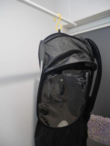 norokka後ろチャイルドシート用レインカバーを干しているところ