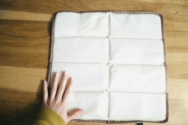 セリア　折りたたみクッションシート